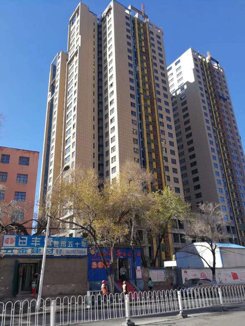 額爾齊斯河河道管理處集資樓鍍鋁鋅鋼板復合巖棉3萬平方